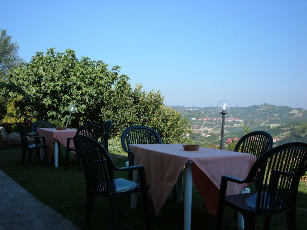 Villa Agriturismo Cascina Vrona Monteu Roero Exterior foto