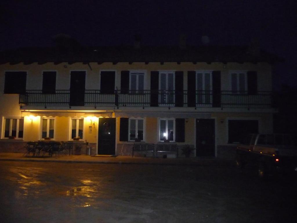 Villa Agriturismo Cascina Vrona Monteu Roero Exterior foto